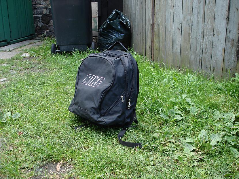 Autors: LietusVīrs Skola nāk... (orģinālā nike soma)