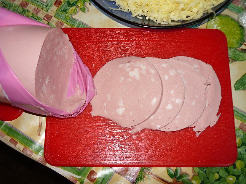 Sagrieziet desu šķēlēs Autors: TasOtrsPuisis Kartupeļu pica