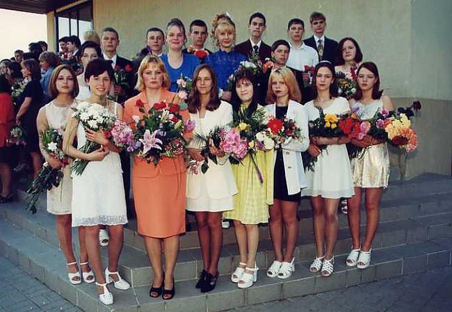 Tu skaties uz saviem... Autors: The Diāna Laiks? Tas aizbēga.