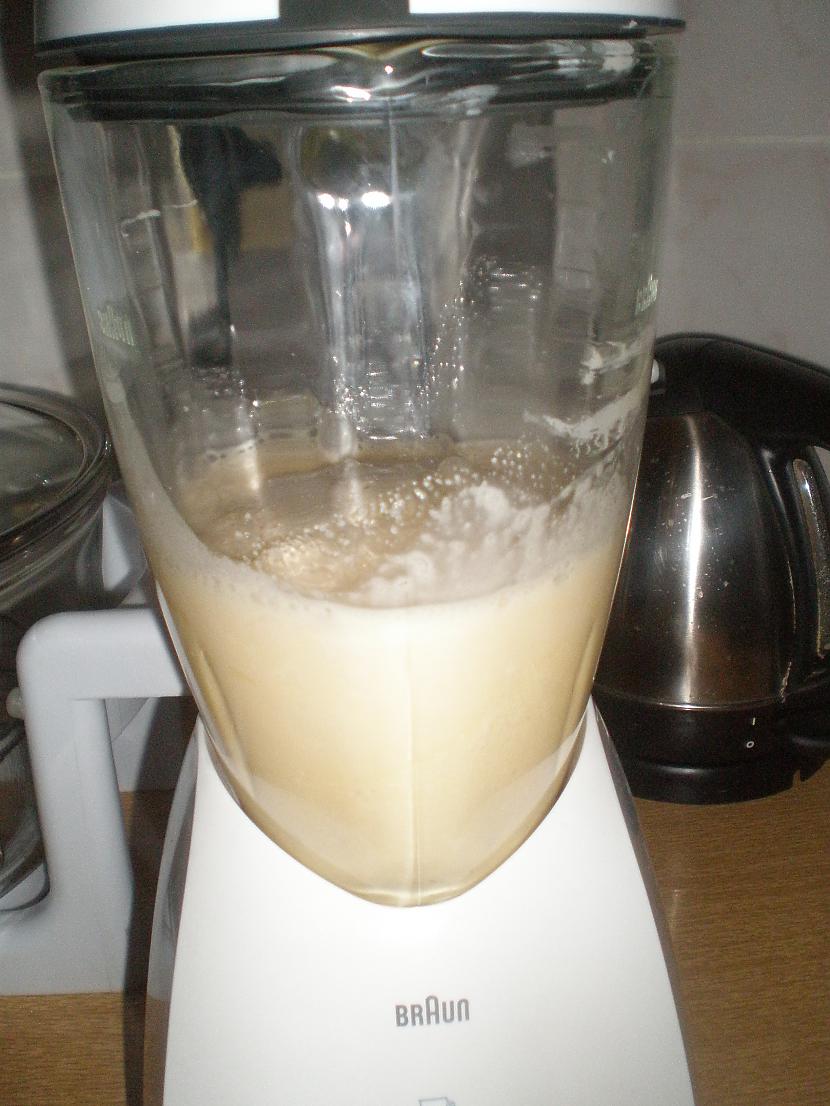 Tad uzliekam blenderim vāku... Autors: KaaMiS13 Gastronomiskās Izvirtulības.