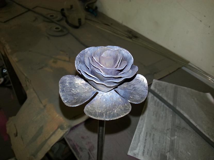 Autors: kpot Roze no metāla. Never ending rose. Metal rose hand made