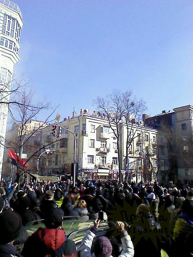 Autors: Hello Kijevas ielās atkal atsākās nemieri,šoreiz tie līdzinās karam.