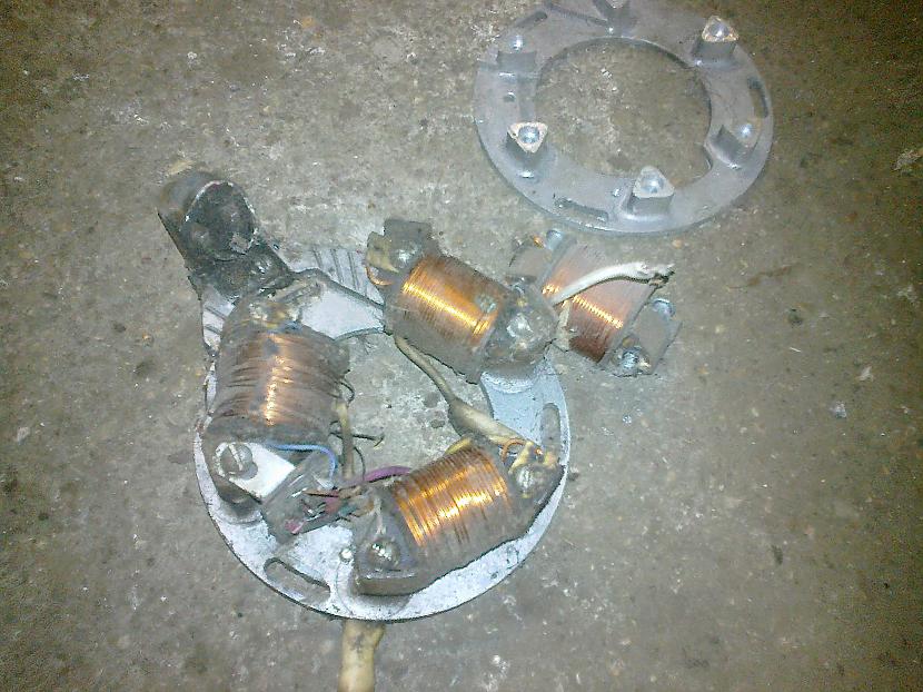 Elektroniskā aizdedze ir... Autors: KOMANDI3RIS Vjatka VP-150 motora remonts.