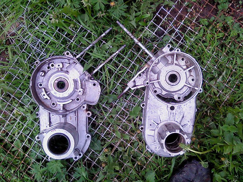 Kloķvārpstas blīvslēgus... Autors: KOMANDI3RIS Vjatka VP-150 motora remonts.