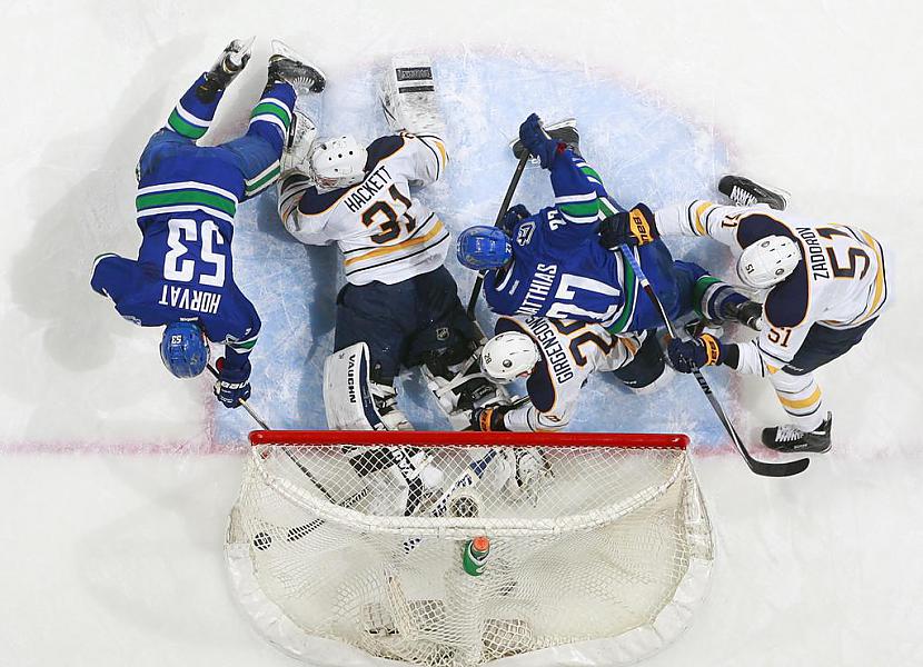 1 periodsnbspspēles... Autors: Hokeja Blogs NHL latviešu duelī uzvaru izcīna Ķēniņa "Canucks"