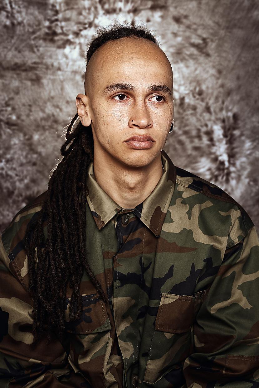 Vytautas 27 gadi Armija Tevi... Autors: matilde Obligātais militārais dienests - jaunieši raud!