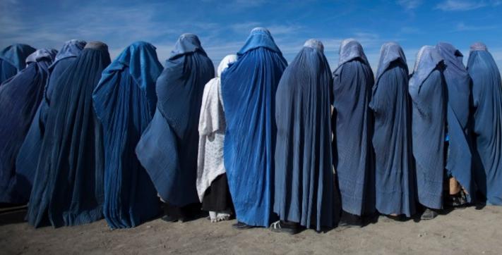 Musulamaņu sieviete nedrīkst... Autors: Lestets Ar ko atšķiras vīrieši un sievietes ...islamā