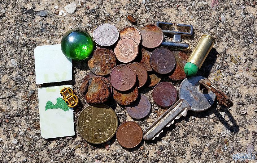 Autors: pyrathe Ar metāla detektoru pa pludmali (1.maijs)
