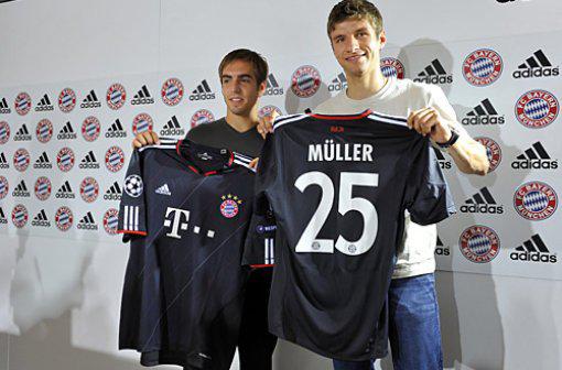 Pirmo reizi Bayern rsquo s... Autors: MiaSanMia Minhenes "Bayern" kreklu evolūcija 1. daļa.