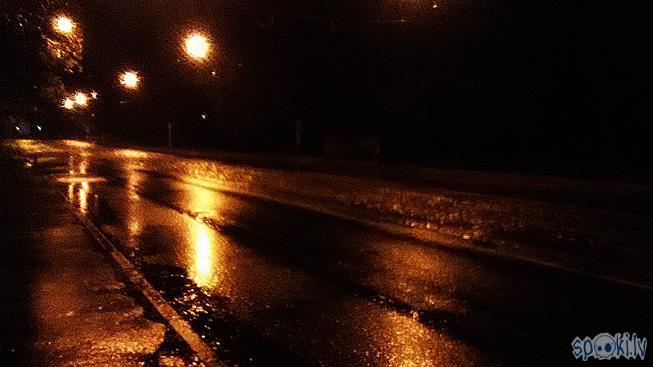 Autors: Zviedriete Protams, ka negaiss sākās tieši tajā brīdī, kad es izgāju no bāra