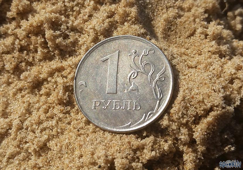 Vēl viens rublītis Autors: pyrathe Ar metāla detektoru pa pludmali 2018 (mp3 edition)