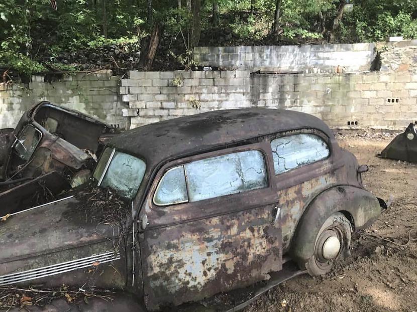 Pirmo auto atrada Deivida 13... Autors: pyrathe Nojaucot māju ASV, atrod 10 pirmskara automobiļus