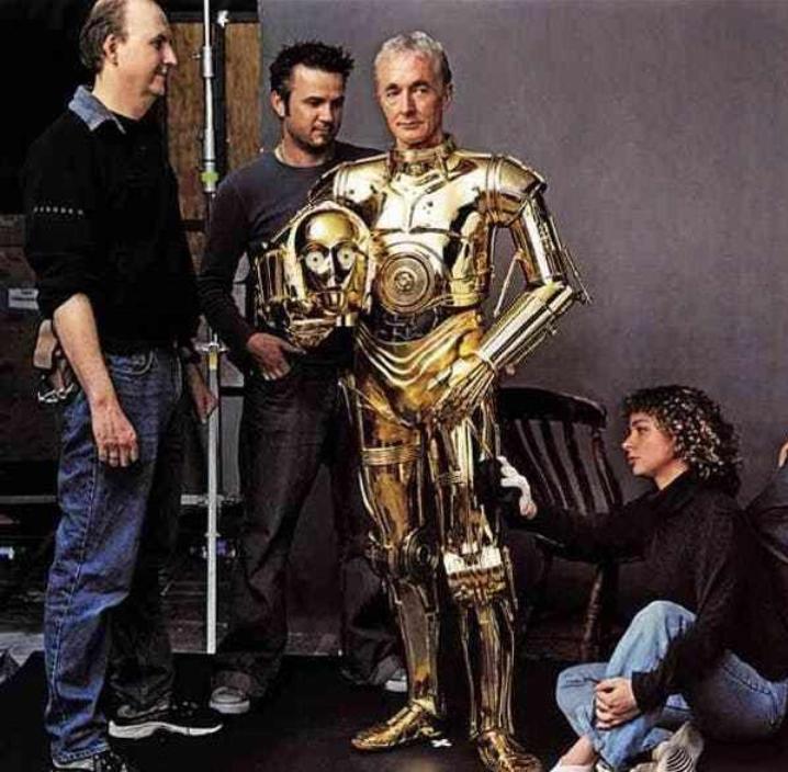 C3PO bez savas galvas jeb... Autors: Bobby Tarantino Aizkadru bildes, kuras sabojā filmu maģiju!