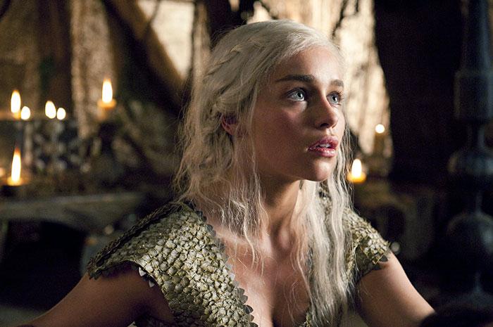 2012 gadā ASV 160 meitenes... Autors: Dark Magician Vēl 10 "Game of Thrones" fakti no uzņemšanas laukuma, kurus Tu noteikti nezināji