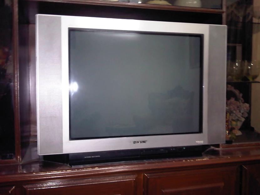 TV ar plakano... Autors: pyrathe 10 lietas, kuras vēl nesen skaitījās ļoti krutas