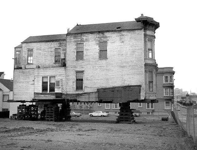 Autors: Lestets Kā Sanfrancisko pārvietoja mājas