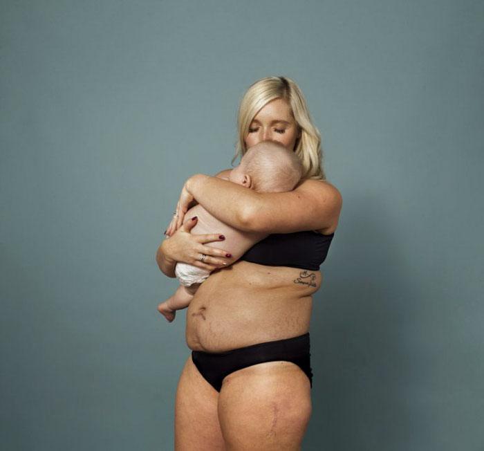 Fotogrāfijā redzama Hariete... Autors: matilde Jaunā «Mothercare» veikala reklāmas kampaņa izceļ sieviešu pēcdzemdību augumus