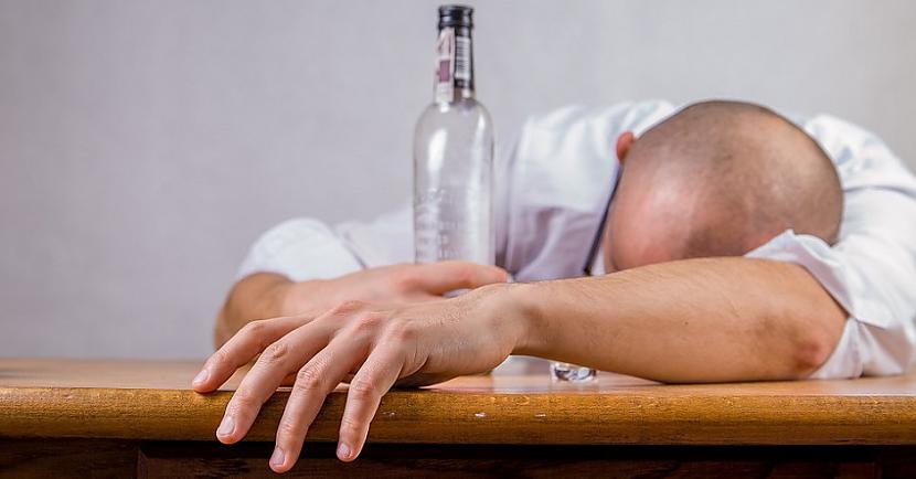 8 mīts un pēc tam es... Autors: Lestets Rīts nekad nav labs: 8 mīti par paģirām