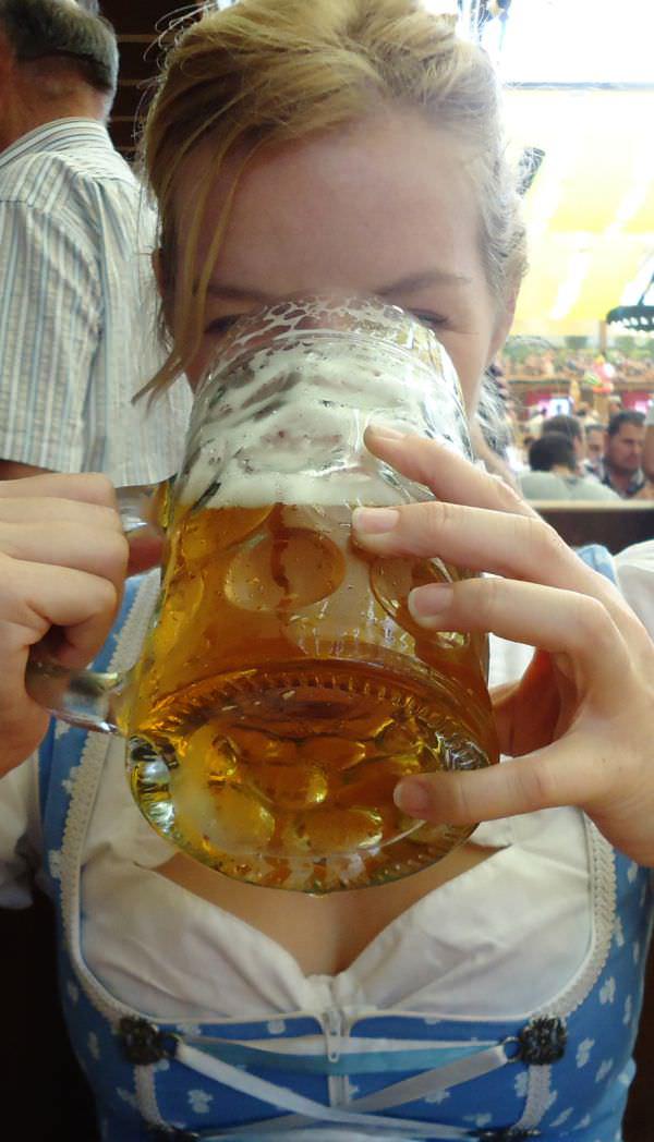 Autors: es tēvocis Meitenes no Oktoberfest