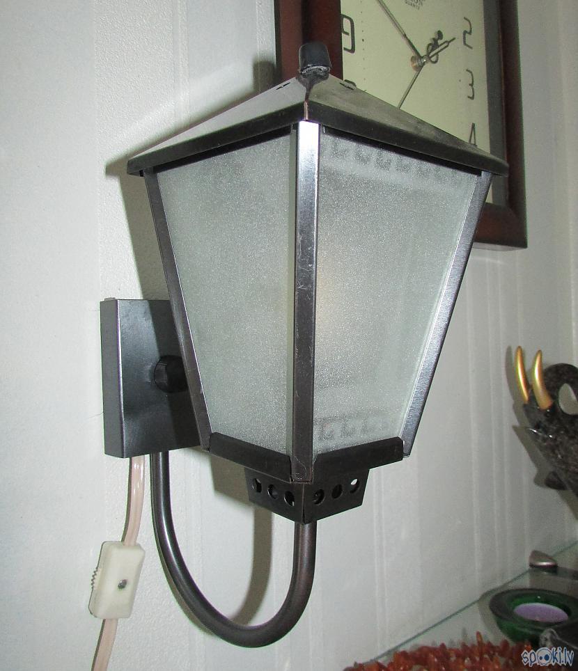 Autors: pyrathe Retro sienas lampa "Rīga"