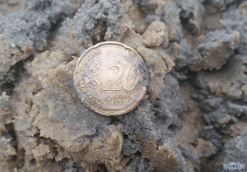 Autors: pyrathe Ar metāla detektoru pa pludmali 2019 (oktobris)
