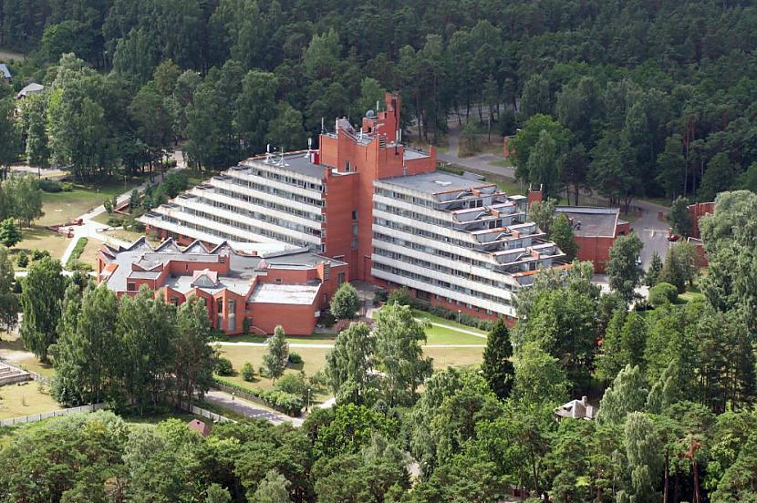 nbspSarkanā ēka ir celta 70... Autors: matilde Latvijas padomju arhitektūra: neparastākās padomju celtnes