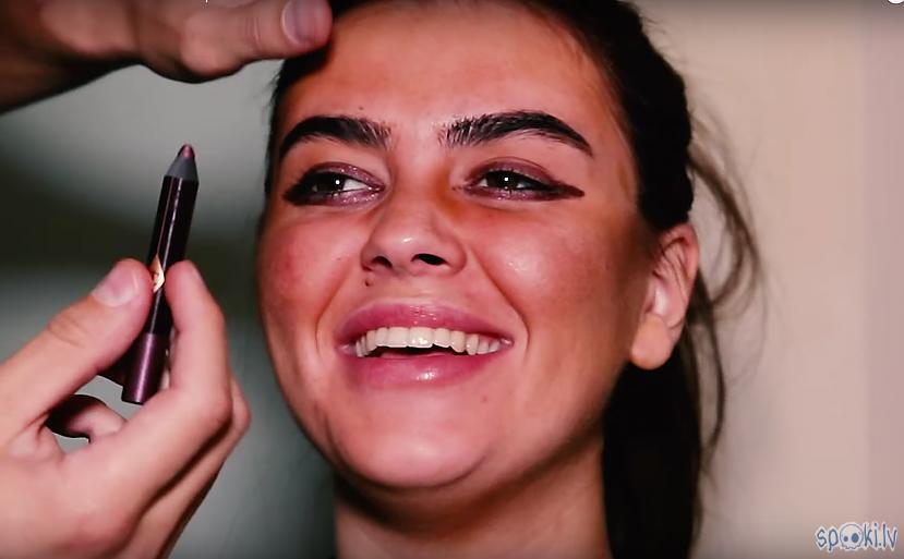 Autors: Nukapa Vai vīrietis var uztaisīt makeup meitenei?