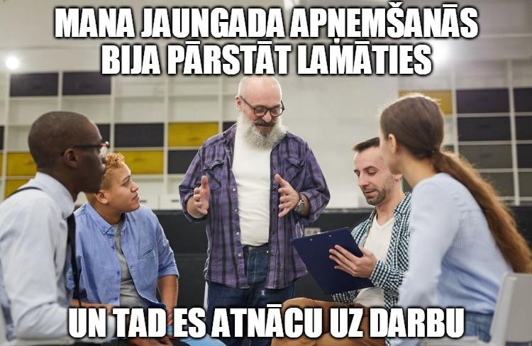 Autors: StāvNoVakardienas Dažas Jaungada memes
