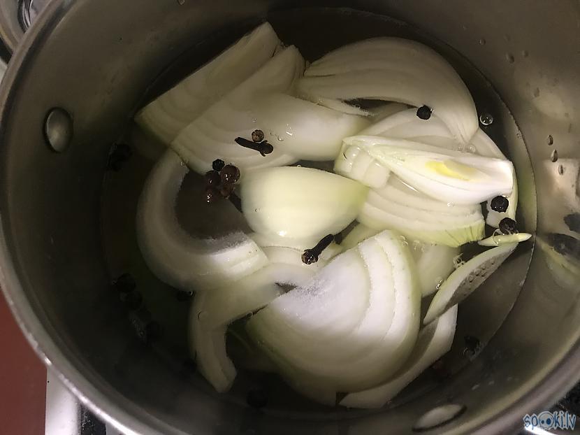 Kad viss uzvārās nāk... Autors: ezkins Te iepeldēja siļķe...