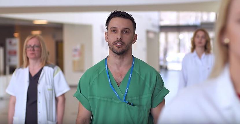Video: Latvijas mediķi emocionālā uzrunā lūdz apzināties vīrusa nopietnību