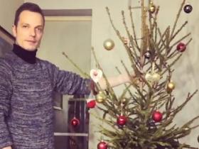 Interneta hits: Reinis Sējāns māca, kā pareizi atvadīties no Ziemassvētkiem