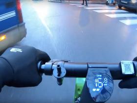 Braukājos ar Elektrisko Skūteri