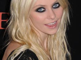 Teilore Momsena