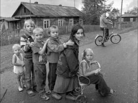 Fotoattēlu izlase par dzīvi ciematā bez gadžetiem un interneta