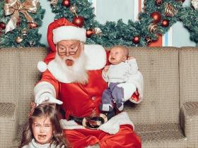 Fotogrāfijas ar Ziemassvētku vecīti, kurās kaut kas nogāja greizi